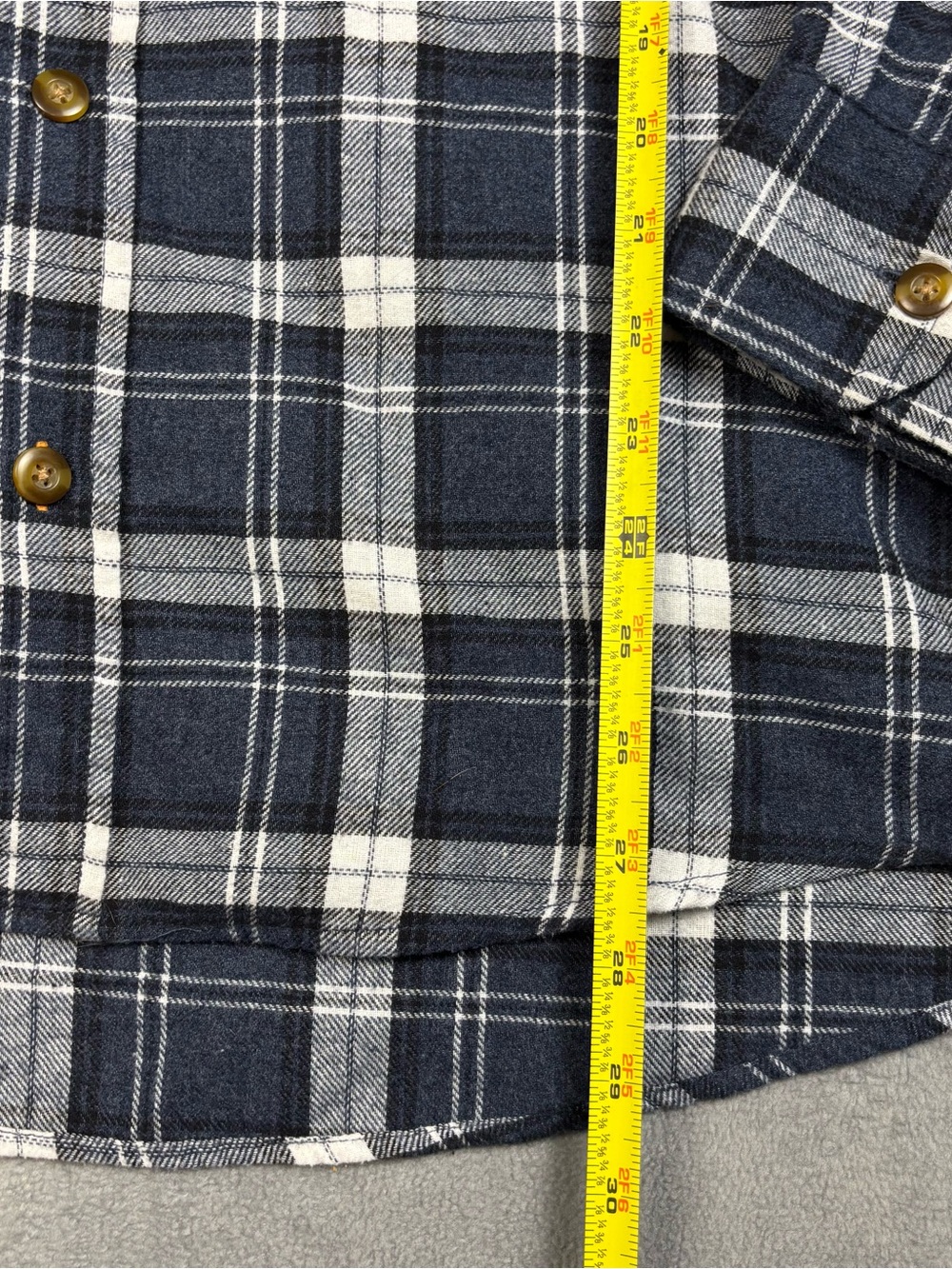 Field & Stream Men's Medium Flannel Shirt Blue White Plaid Long Sleeve Excellent - Picture 4 of 7